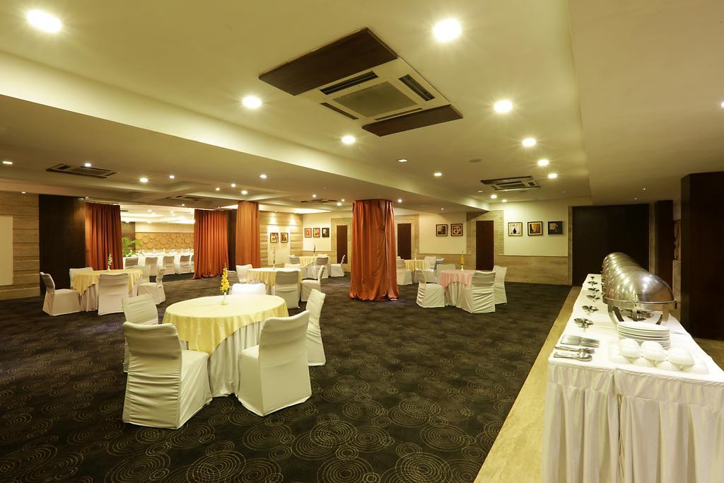 Hotel Corporate Regency Nueva Delhi Exterior foto
