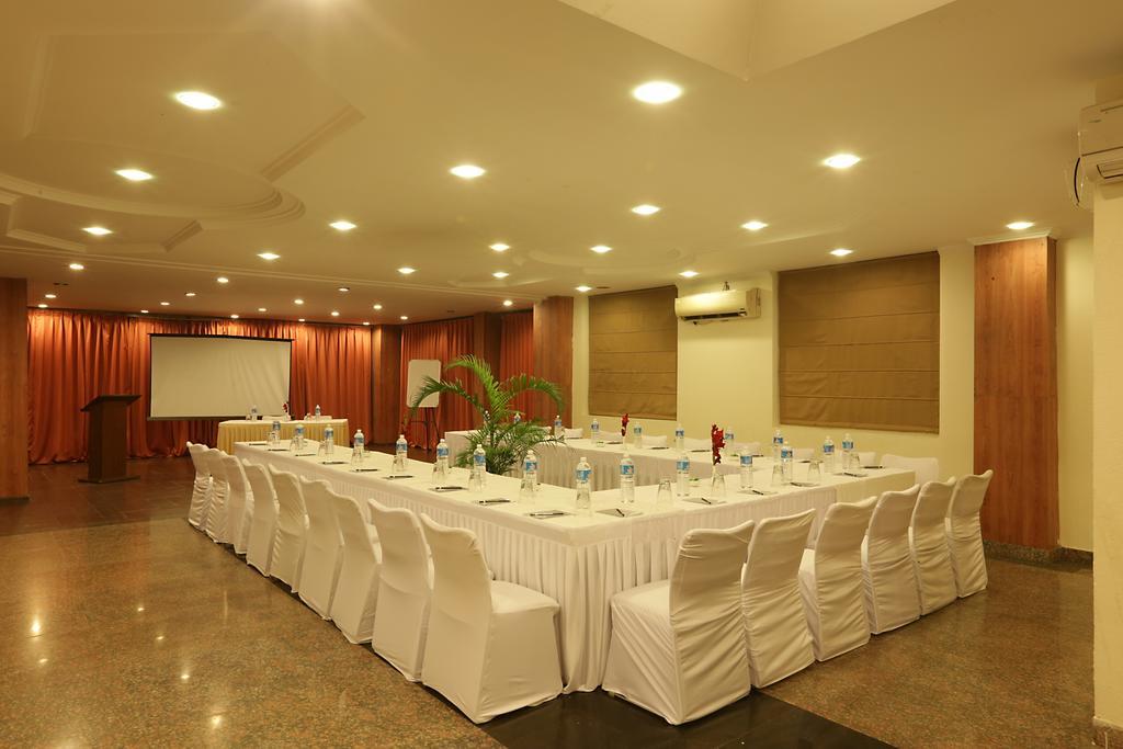 Hotel Corporate Regency Nueva Delhi Exterior foto