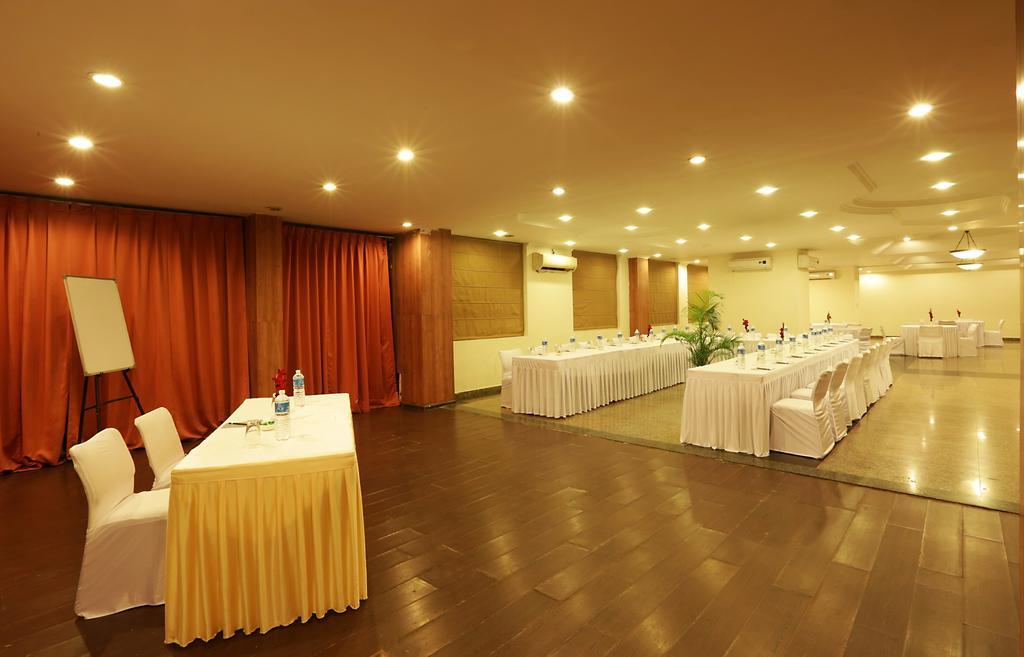 Hotel Corporate Regency Nueva Delhi Exterior foto