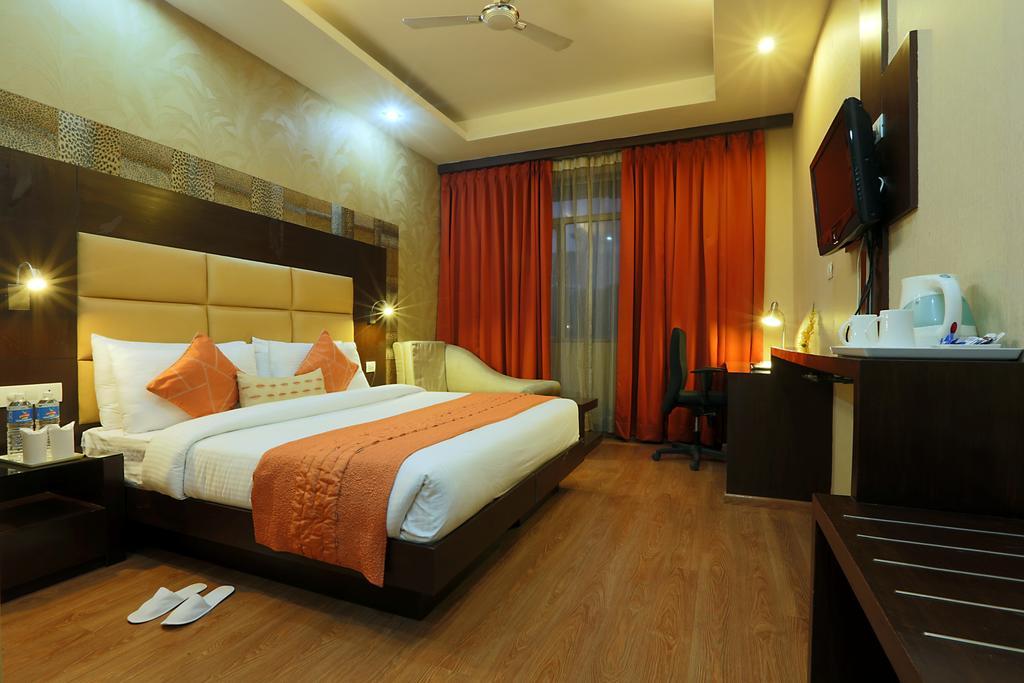 Hotel Corporate Regency Nueva Delhi Exterior foto