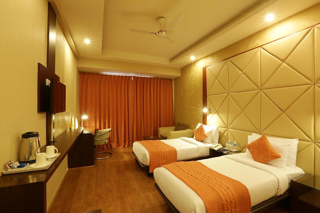 Hotel Corporate Regency Nueva Delhi Exterior foto